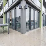 Roomy 2Br 2Ba City-Centre Apt