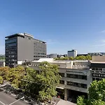 North-Facing Apt 3 Min To Canberra Times Fountain