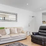 2B Spacious Apartment In The Heart Of Tuggeranong
