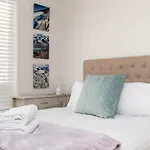 2B Spacious Apartment In The Heart Of Tuggeranong