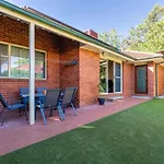 Spacious 2Br Home In Tranquil Leafy Neighborhood