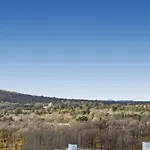 Central 2-Bed With Gym, Bbq & Stunning Views