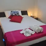 Qure Restaurant And Apartments Canberra Bruce