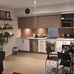 Qure Restaurant And Apartments Canberra Bruce
