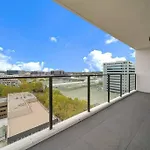 Two Bedroom Apt In Heart Of Canberra With Parking