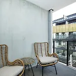 1 Bed Luxury Braddon Unit