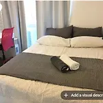 Dana-Private Room In 3-Bedroom Apartment-1