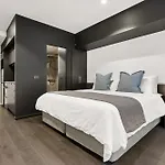 Braddon Studio With Parking & Bbq