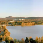 Lake View City Apartment With Free Parking