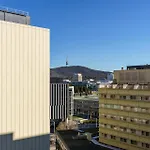 Contemporary 2Br Retreat In The Heart Of Civic