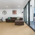 Contemporary 2Br Retreat In The Heart Of Civic