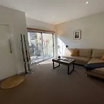 Cosy Work From Home Townhouse 10 Mins From City