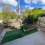 Cosy Work From Home Townhouse 10 Mins From City