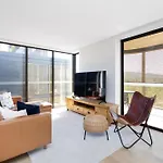 Kashmir - Luxury Top Floor Apartment - Mountain View