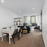 Sunny Blossom Escapes With Free Parking And Pool