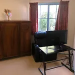 Top-Floor, 3-Bedroom Apartment-Close To Cbd & Anu