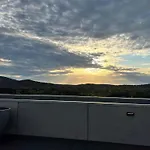 Embark Luxe 2Br 2Bath Apartment In Lynham 1 Secure Carpark Wifi Canberra