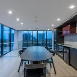Central Cbd - Parking - Sleeps 4