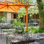 Peppers Gallery Hotel