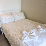 Dana-Cozy Private Room In Shared Central Apt-Rm 1