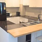 Dana-Cozy Private Room In Shared Central Apt-Rm 1