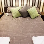 Tranquil, Relaxing Forrest Style Apartment - Braddon Cbd