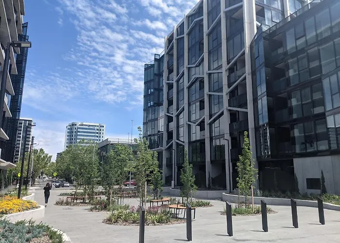 Smart Apartment Right In Canberra Cbd
