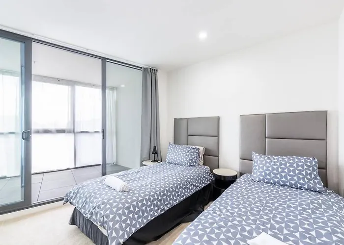 Two Bedroom Apartment Next To Canberra Centre