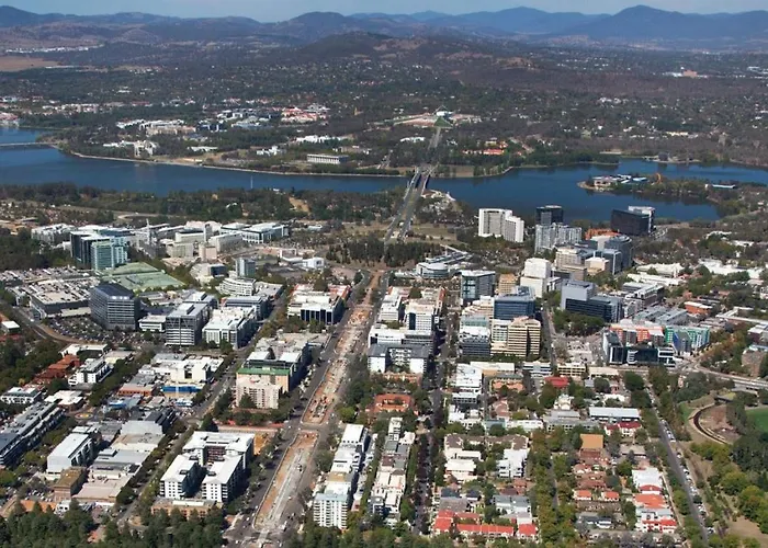 3Br On Lonsdale St - Braddon - Canberra