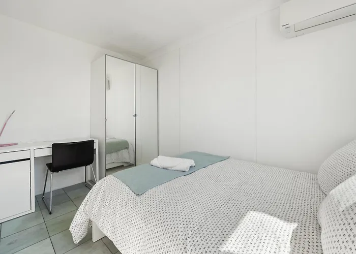 Dana-Private Room In A Shared Duplex Apartment -1