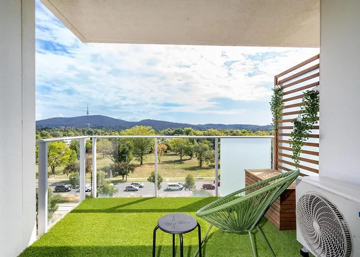 Impeccable Apt In The Heart Of Canberra