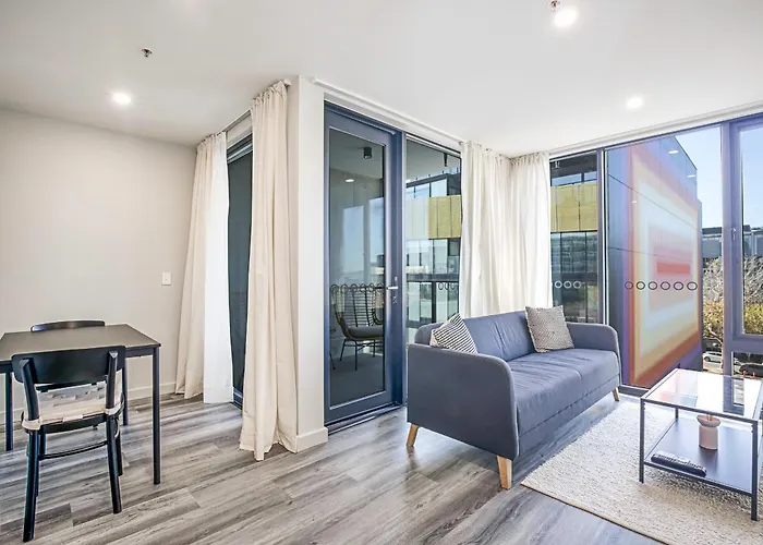 1 Bed Luxury Braddon Unit