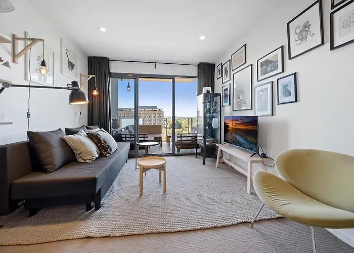 Spacious Inner-City 1-Bed In Trendy Braddon