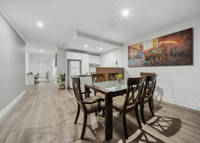 Convenient 2-Bed With Pool By Parks & Amenities