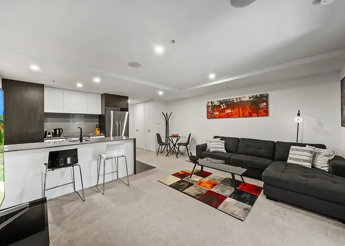 Central 1-Bed Apartment With Pool And Gym Access