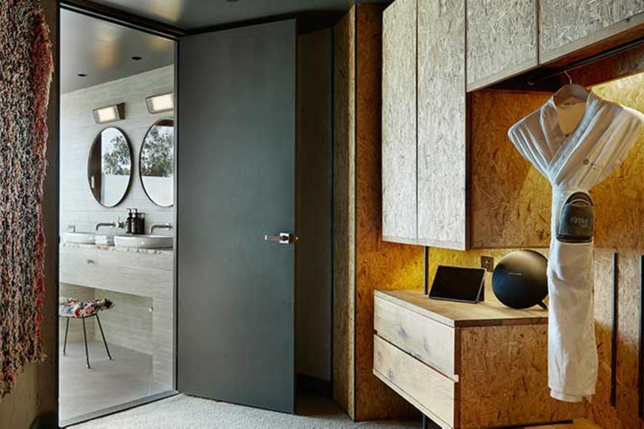 Ovolo Nishi 5* Canberra