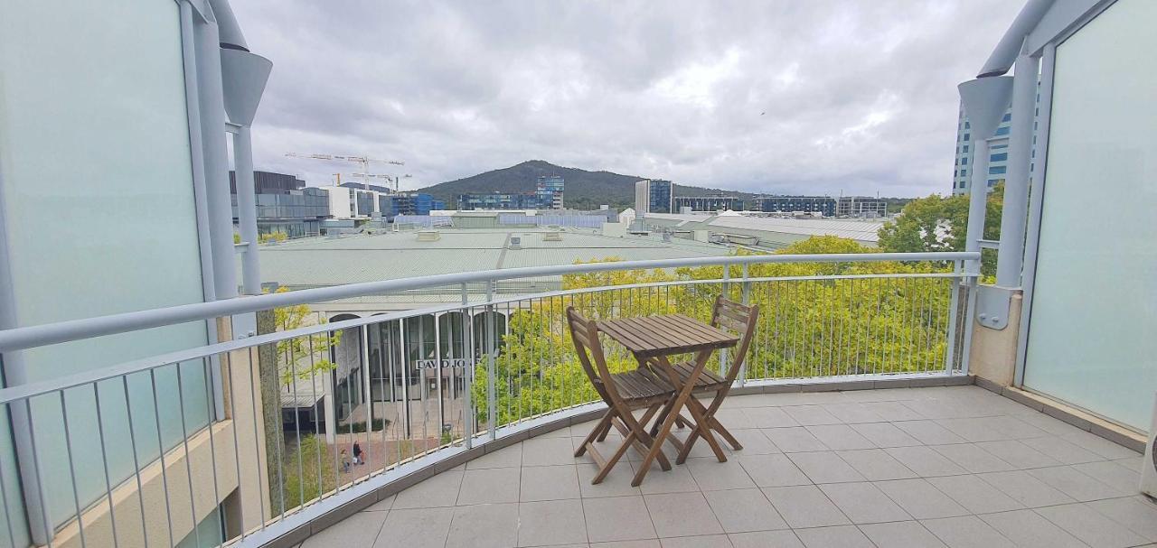 Apartment Dana-central With Mount Ainslie Views Canberra