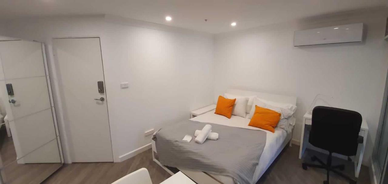 Dana-cozy With Shared Entry In The * Canberra