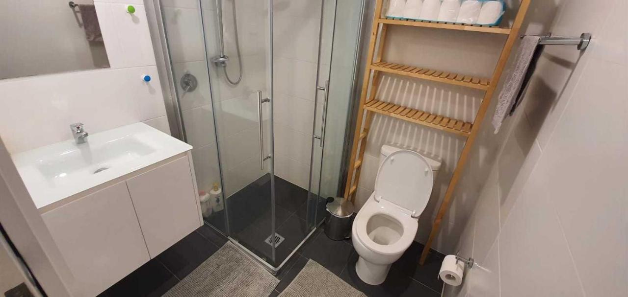 Dana-cozy With Shared Entry In The Apartment Canberra