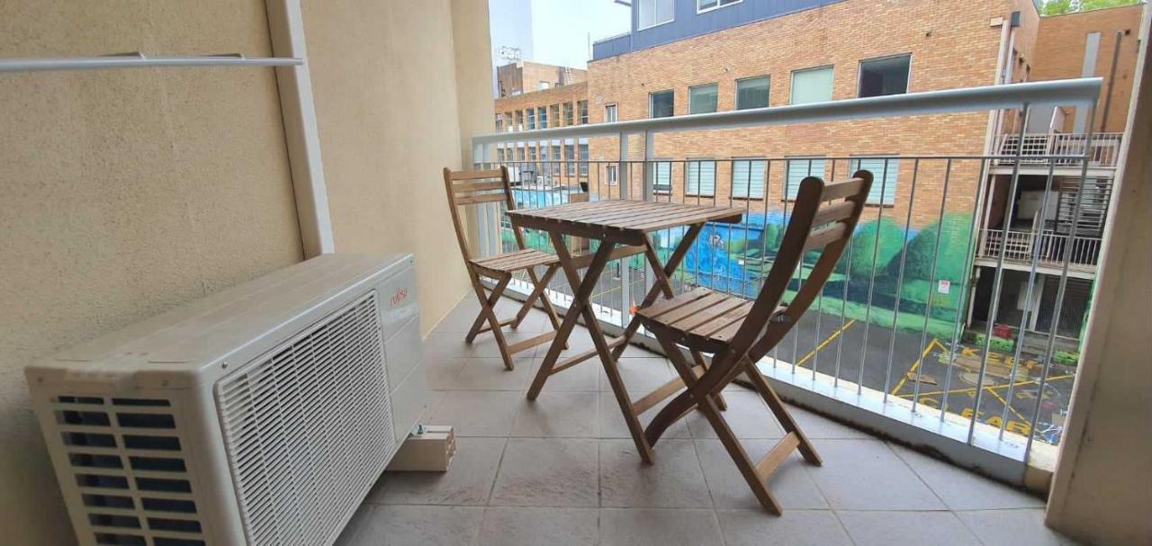 Dana-cozy With Shared Entry In The Apartment Canberra