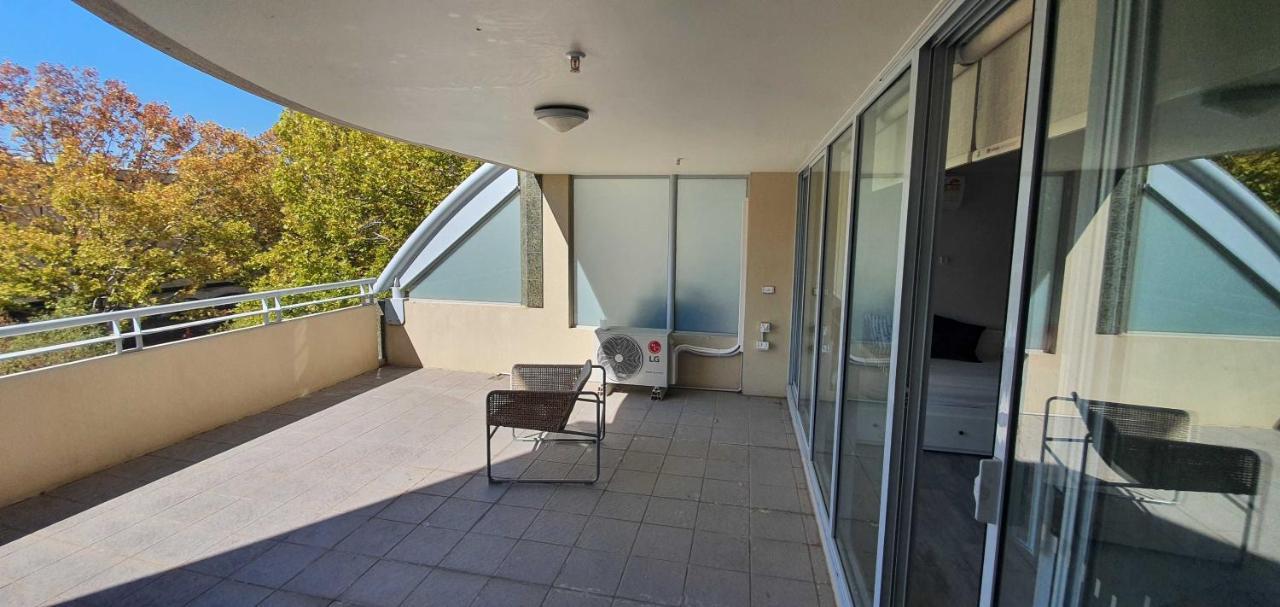 One-bedroom In The Heart Of The Apartment Canberra