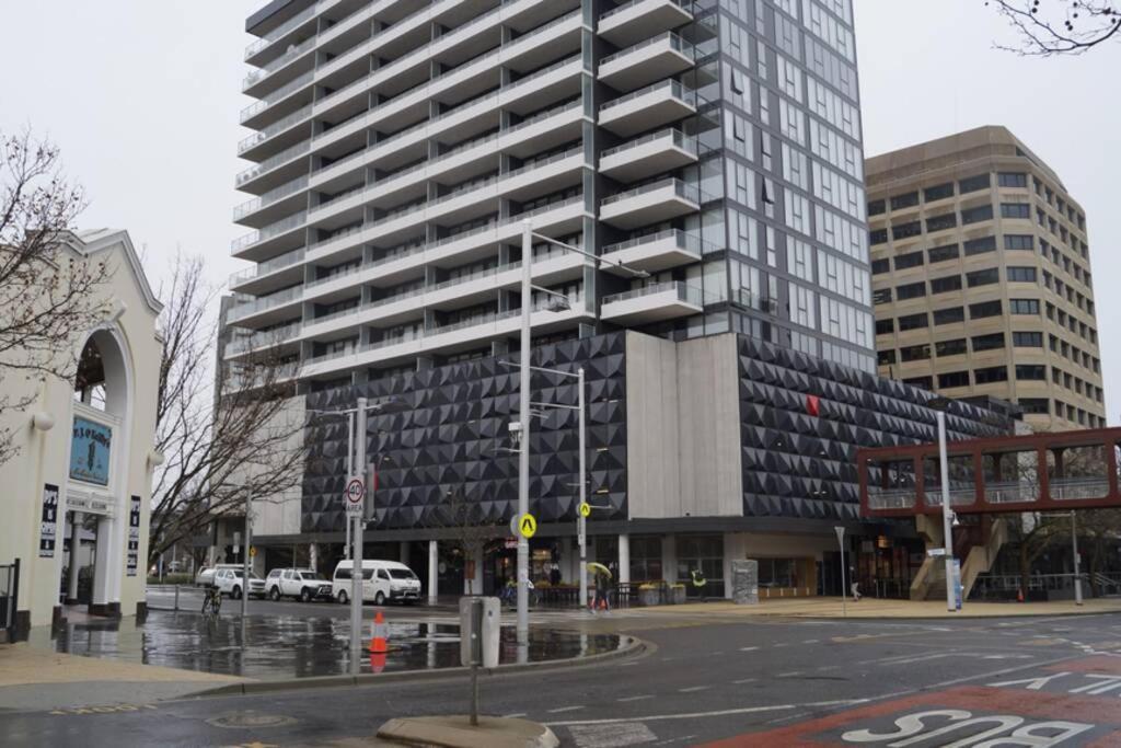 Mayfair In Very Centre Apartment Canberra