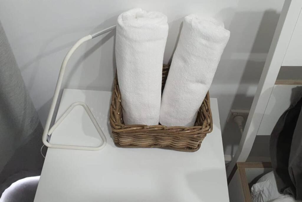 Apartment Dana-spacious Private In Shared 2-bedroom Apartment-1
