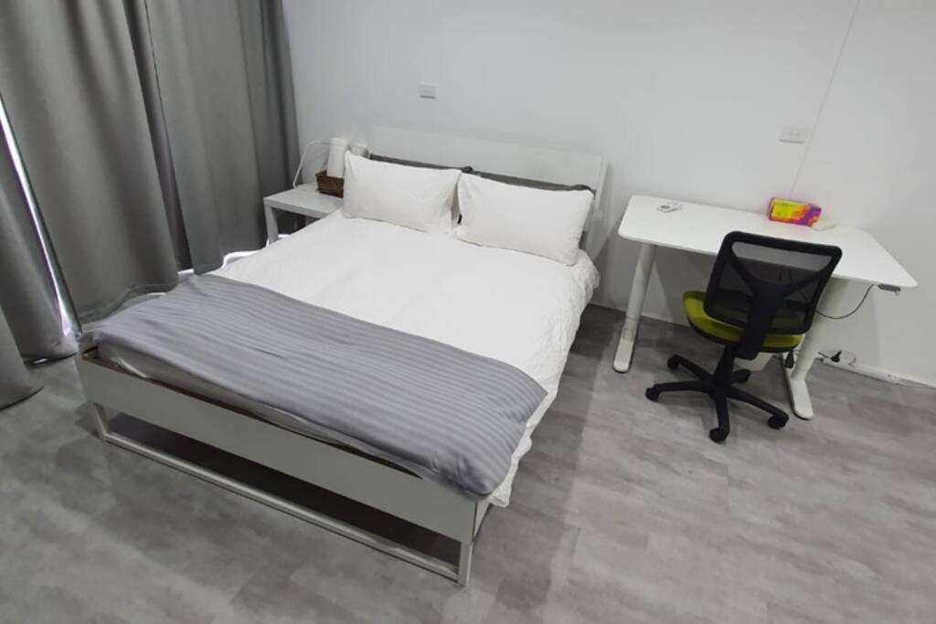 Apartment Dana-spacious Private In Shared 2-bedroom Apartment-1 Canberra