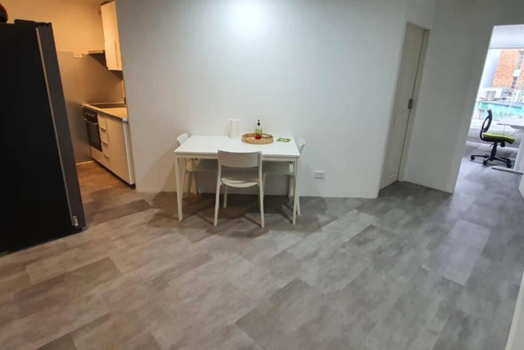 Apartment Dana-spacious Private In Shared 2-bedroom Apartment-1