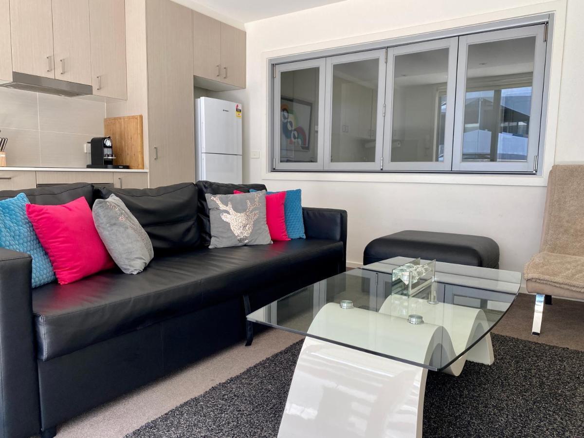 Apartment Envy 30 Luxe 1 Bedroom Executive In The Heart Of Braddon Wine Wifi Secure Parking