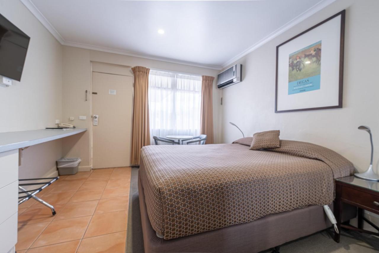 Aparthotel Forrest & 3*