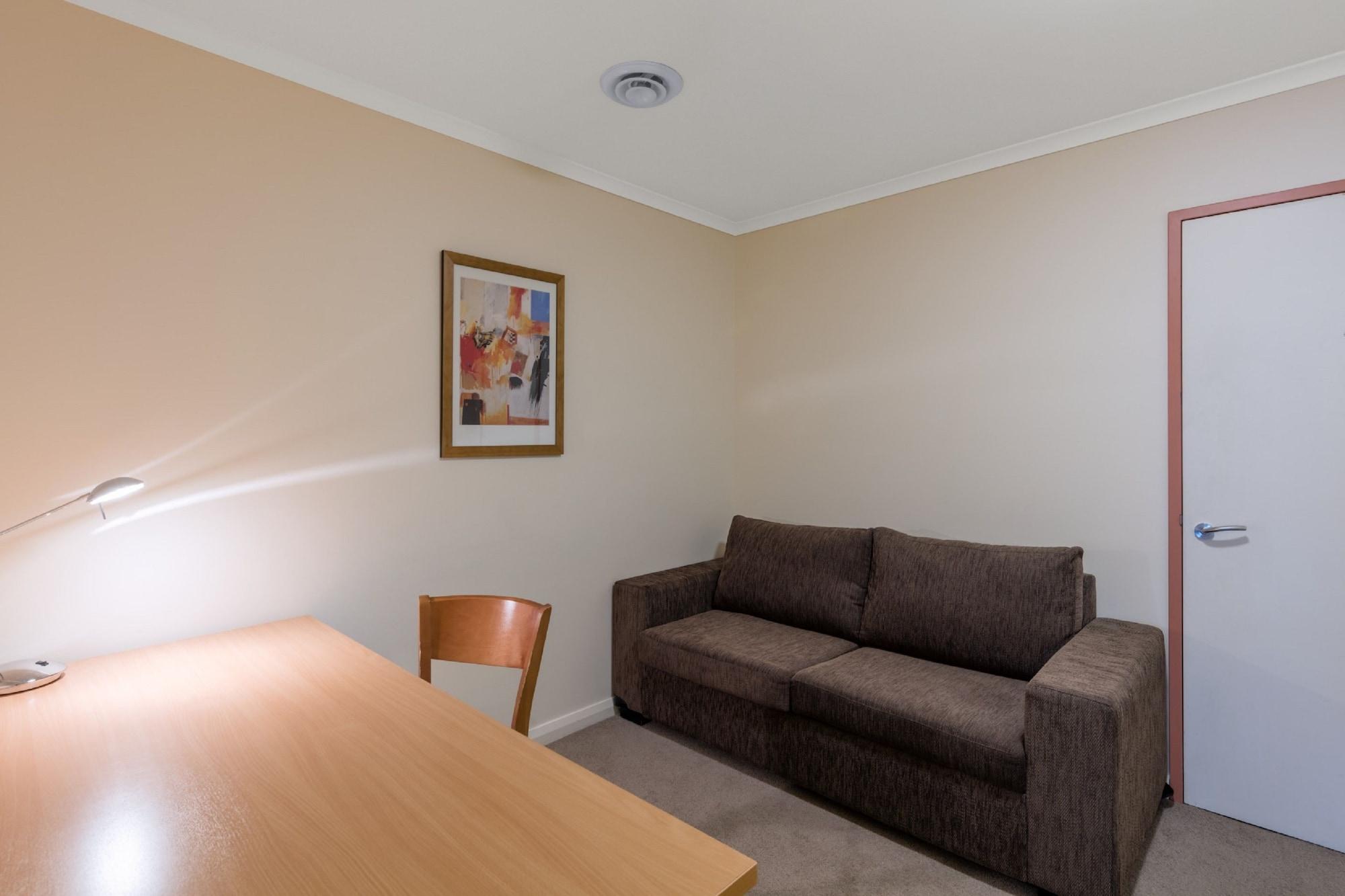 Nesuto Aparthotel Canberra