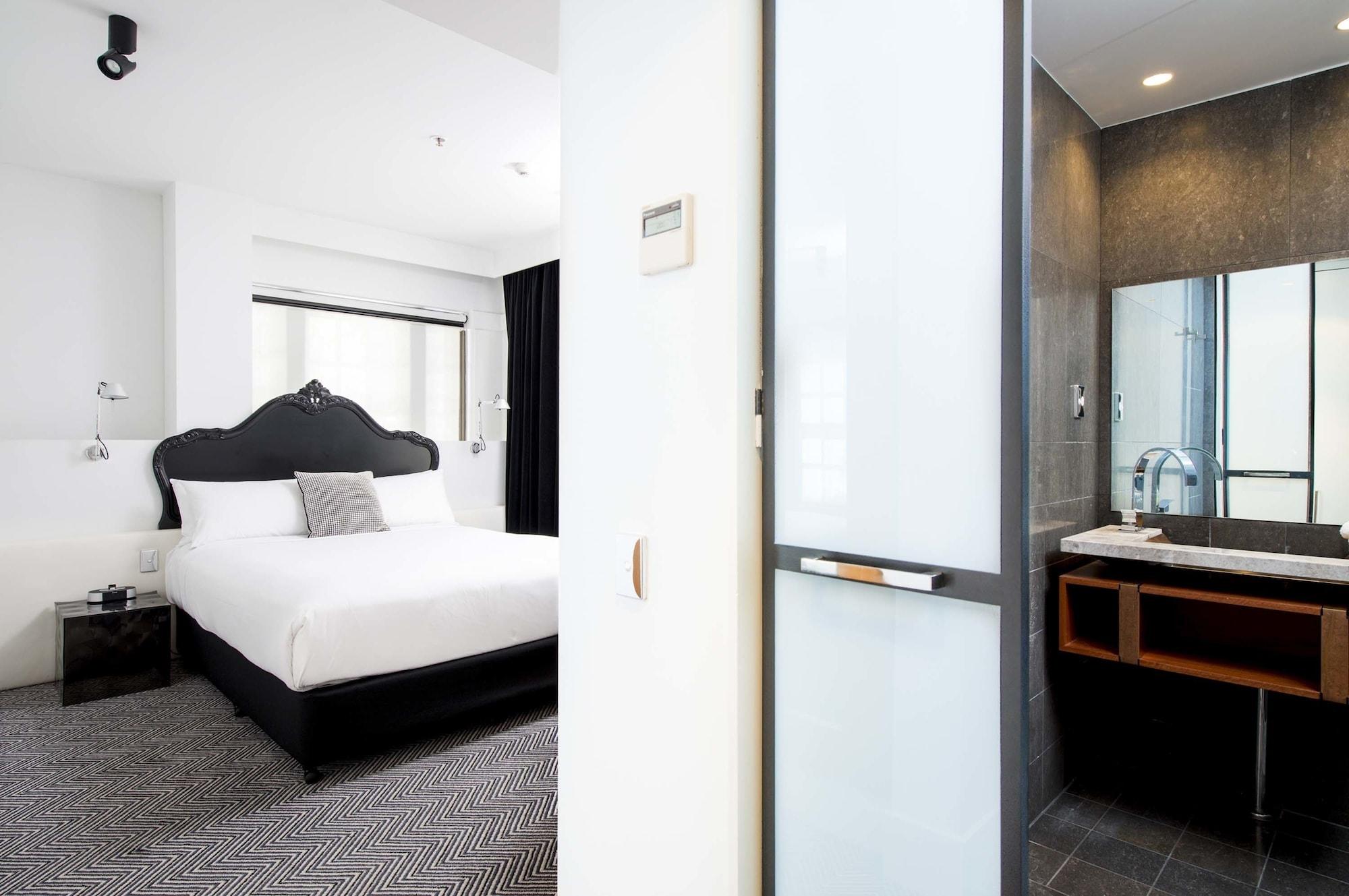 Hotel Peppers Gallery