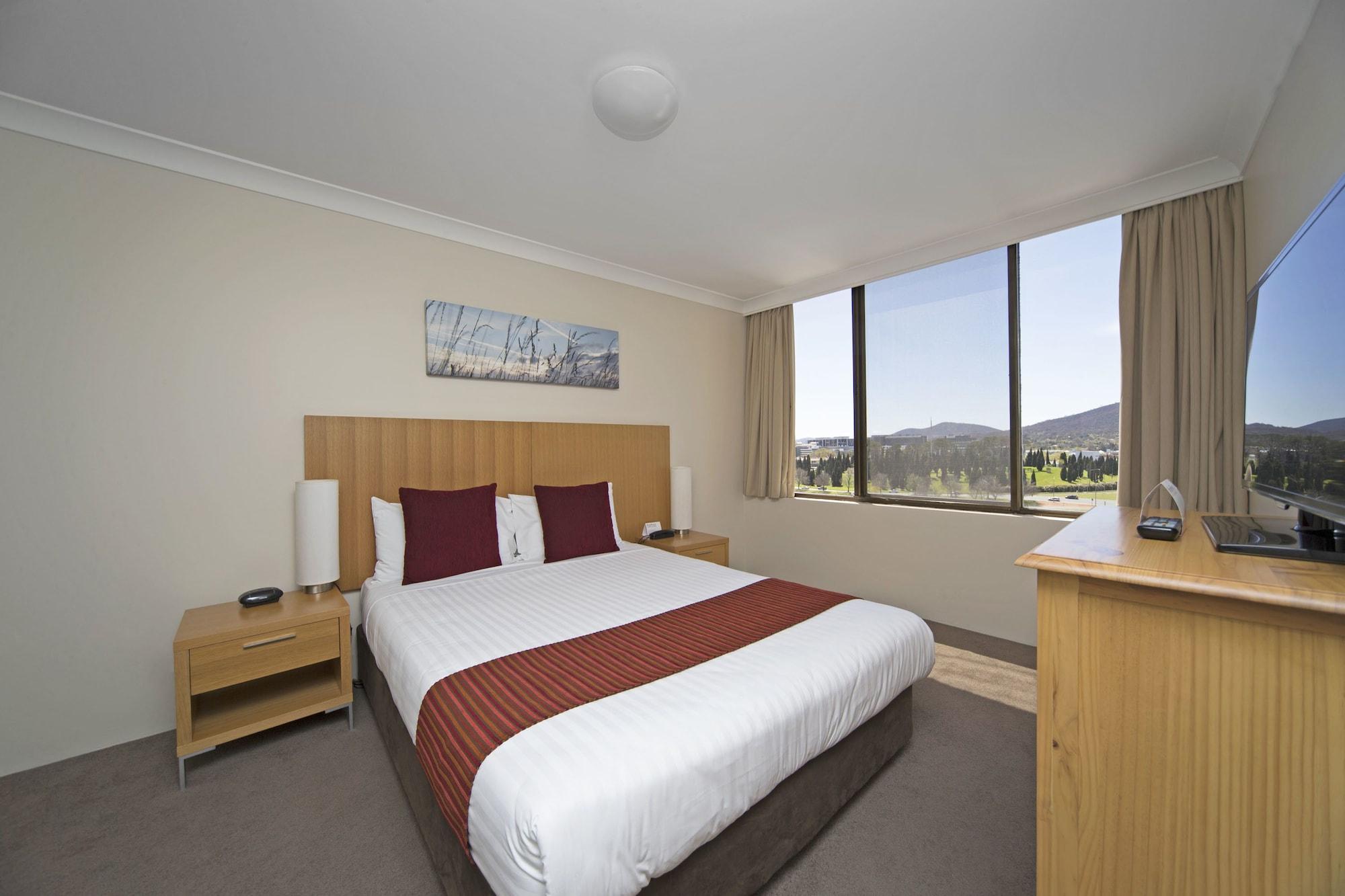 Breakfree Capital Tower Aparthotel